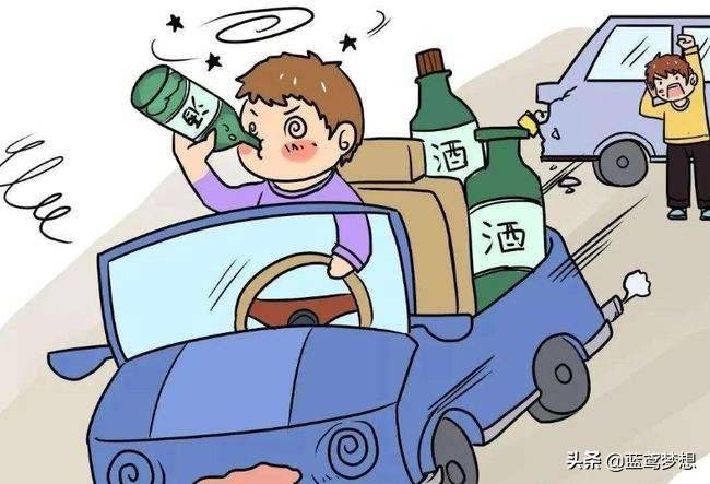 醉酒司机路口等红灯竟睡着半小时，开车不喝酒喝酒不开车